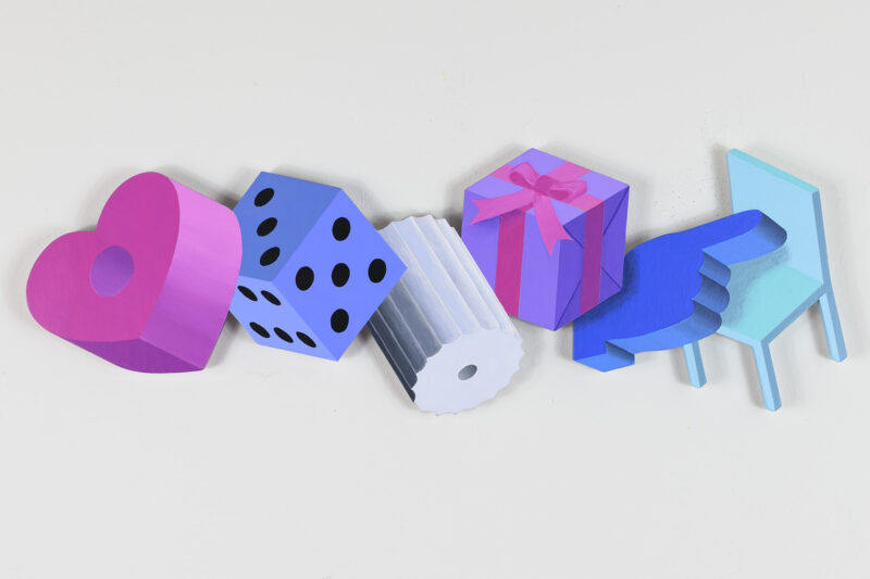Objects that have no relation with each other